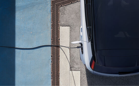 3016_Volvo_03_Produktbild_Charging_EX30.jpg
