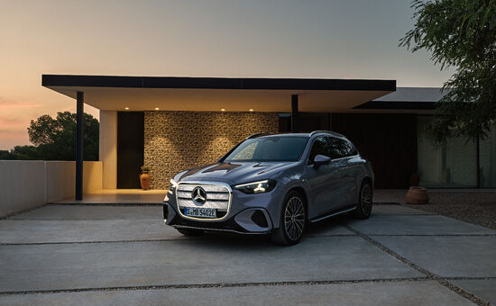 Mercedes-Benz GLC 400 4MATIC with EQ Technology_Design_illuminated grille.jpg Mercedes-Benz GLC 400 4MATIC with EQ Technology_Design_illuminated grille.jpg