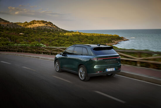 f807a2d2-b0cf-46c9-8ba3-5e2c487a0cd1-eb29e242-2ab8-4546-a1d7-744437d0c451