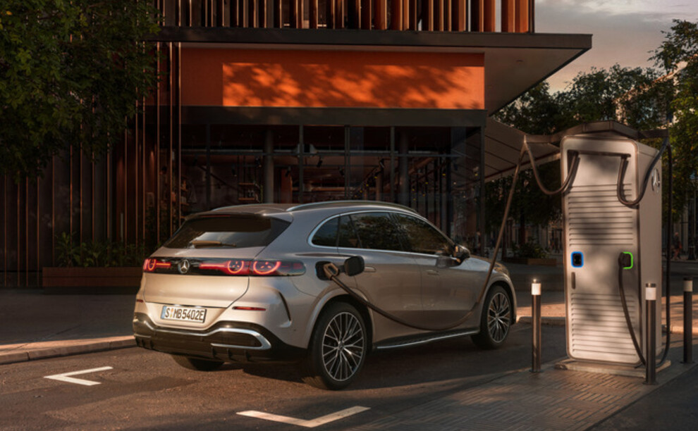 Mercedes-Benz GLC 400 4MATIC with EQ Technology_Charging.jpg Mercedes-Benz GLC 400 4MATIC with EQ Technology_Charging.jpg